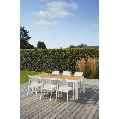 Ellara tuinset in wit aluminium en naturel polywood tafelblad met 6 stapelbare Bahia tuinstoelen