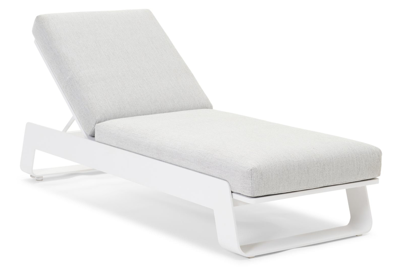 Atessa verstelbaar ligbed in wit aluminium met savane nimbus all weather sunbrella® luxe kussen