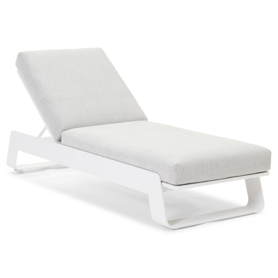 Atessa verstelbaar ligbed in wit aluminium met savane nimbus all weather sunbrella® luxe kussen