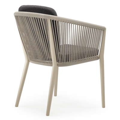 Orso tuinstoel in beige aluminium en beige verticaal geweven ronde rope met zitkussen in All Weather Solica Firenze Tunder