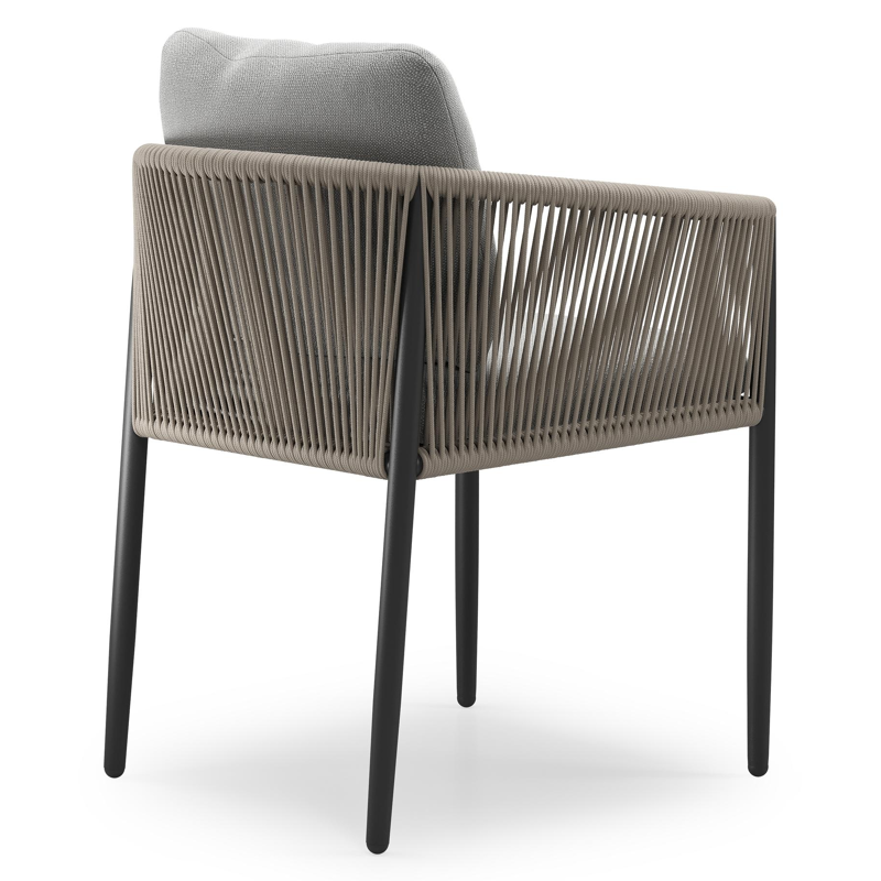 Organo tuinstoel in zwart aluminium en zwart verticaal geweven ronde rope met stoelkussen in All Weather Sunbrella® Luxe Savane Grey