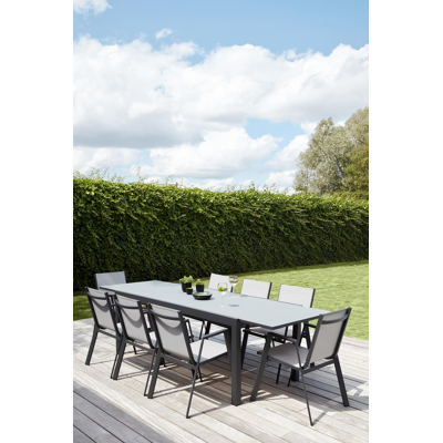 Oviedo tuinset met verlengbare tafel in zwart aluminium en grijs glas tafelblad met 8 stapelbare Oviedo tuinstoelen