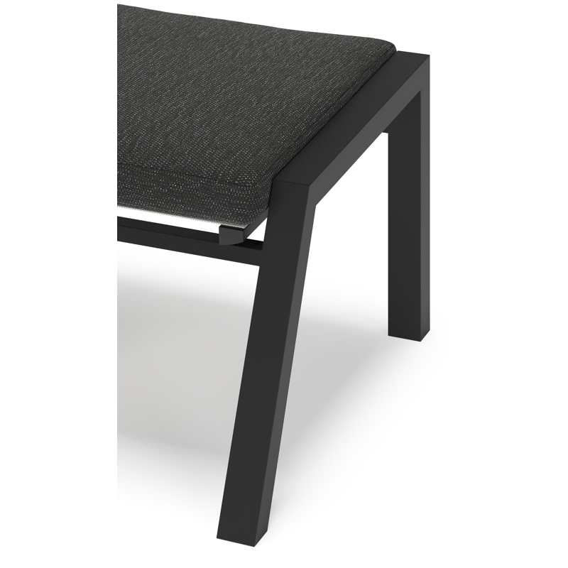 Prato lounge poef in zwart aluminium met sky black weather+ softtouch kussen