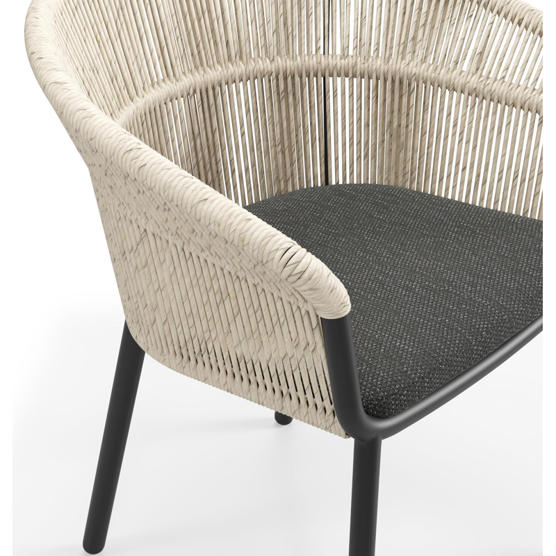 Matera stapelbare tuinstoel in zwart aluminium en beige gedraaide ronde wicker met kussen in sky black weather+ softtouch