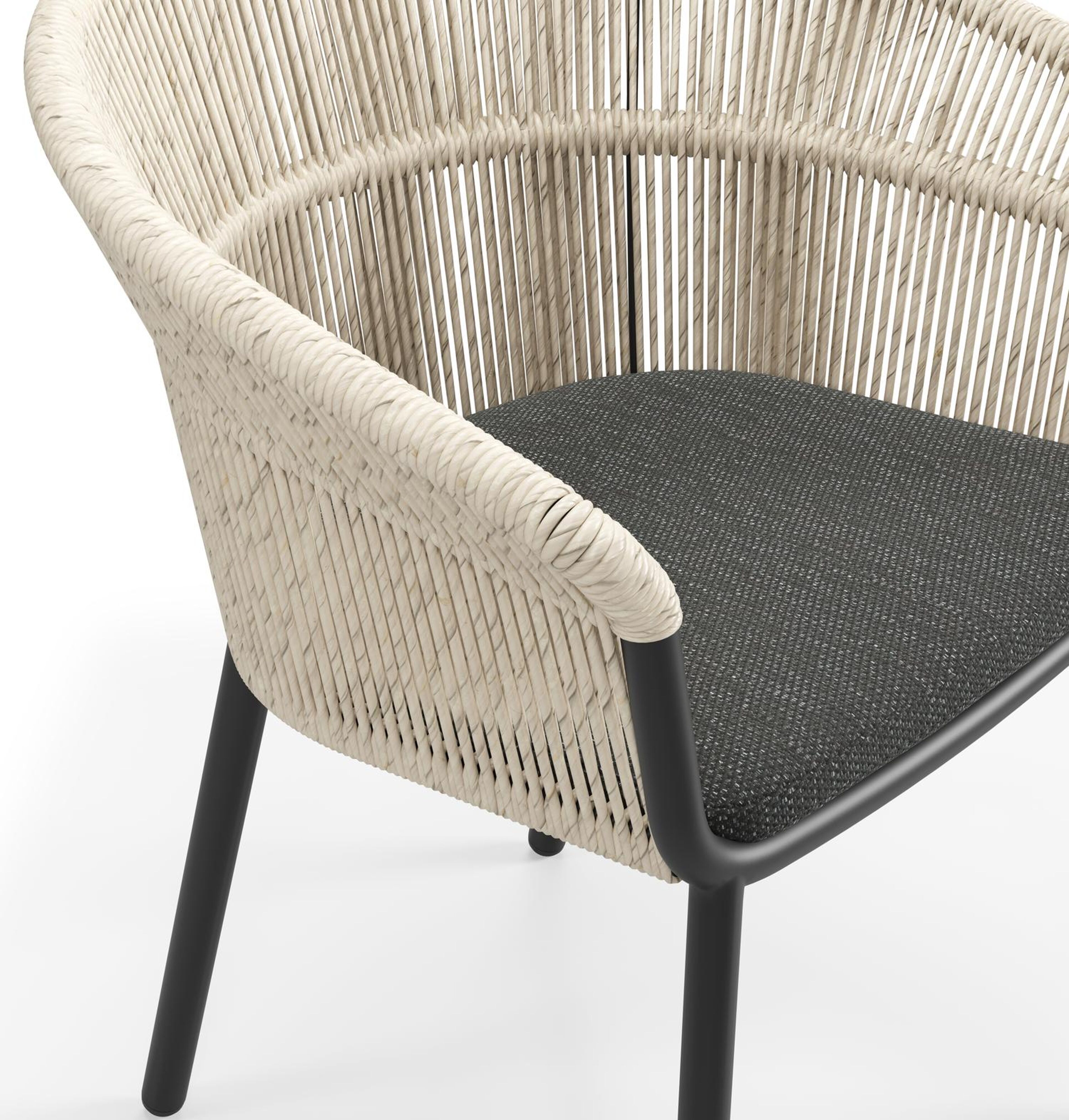 Pamplona bootvormige tuinset in zwart aluminium en sintered stone notte minerale met 6 Matera tuinstoelen