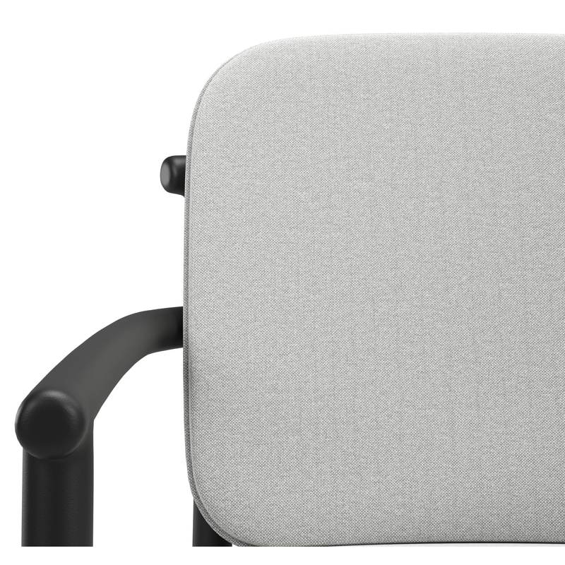 Bono stapelbare tuinstoel in zwart aluminium met stoelkussen in All Weather Sunbrella® Luxe Natte Grey Chine