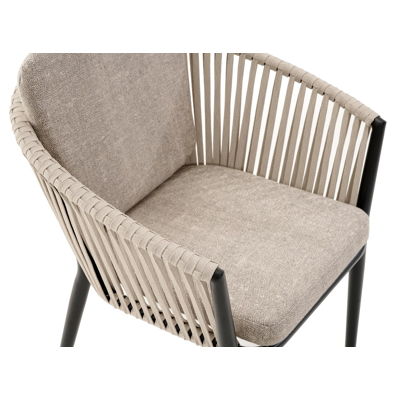 Orso tuinstoel in zwart aluminium en beige verticaal geweven rope met kussen in chartres pewter all weather sunbrella® luxe