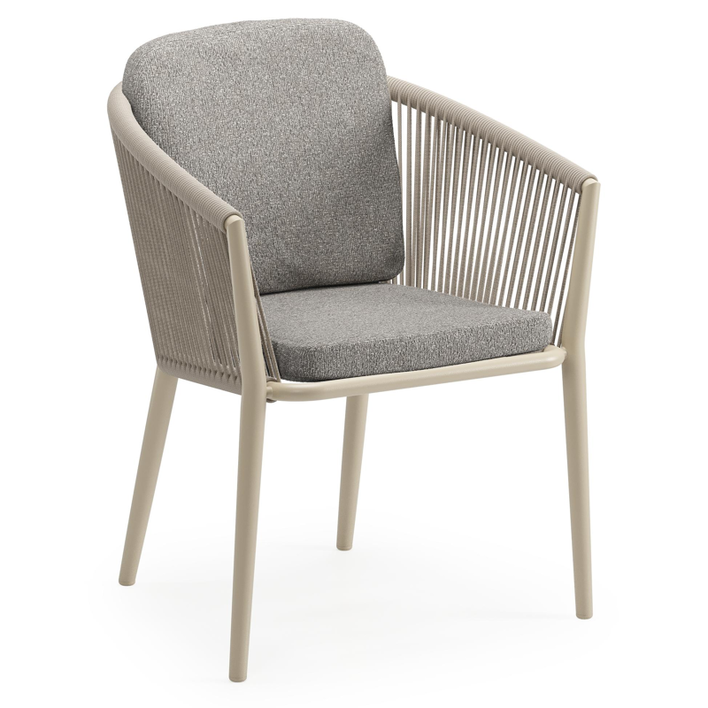 Orso tuinstoel in beige aluminium en beige verticaal geweven ronde rope met luxe zitkussen in All Weather Sunbrella® Luxe Tundra Charcoal