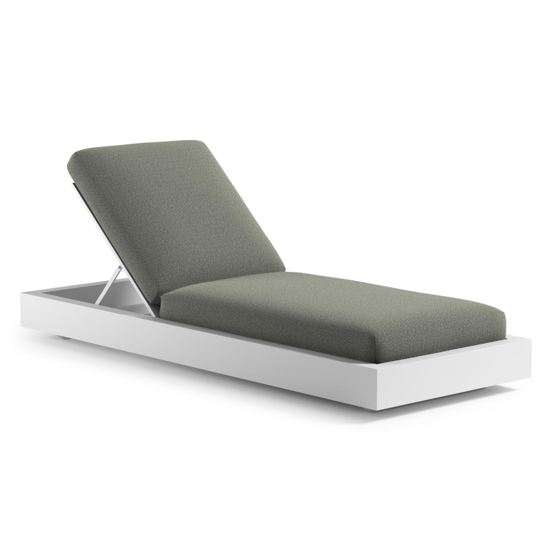 Como verstelbaar ligbed in wit aluminium met savane leaf all weather Sunbrella® luxe kussen