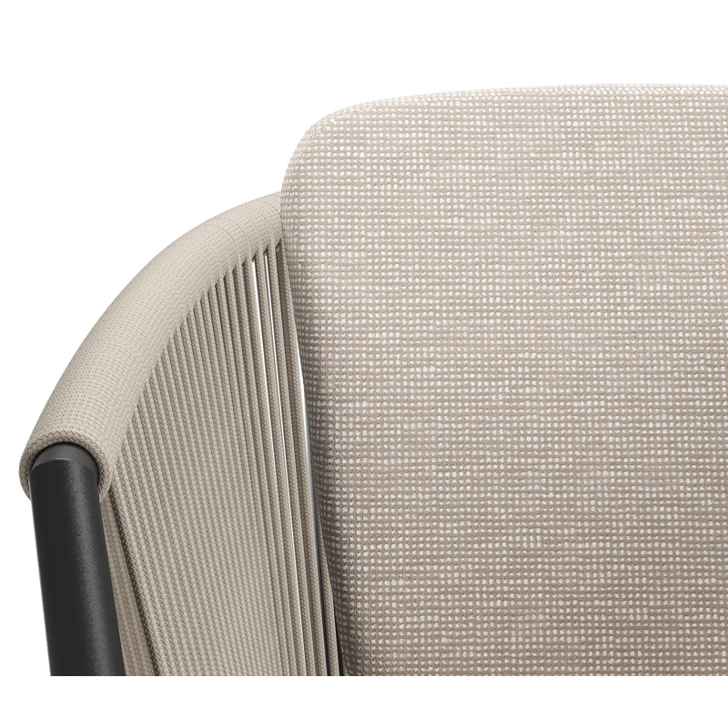 Orso tuinstoel in zwart aluminium en beige verticaal geweven ronde rope met zitkussen in All Weather Sunbrella® Luxe Slow Farafra