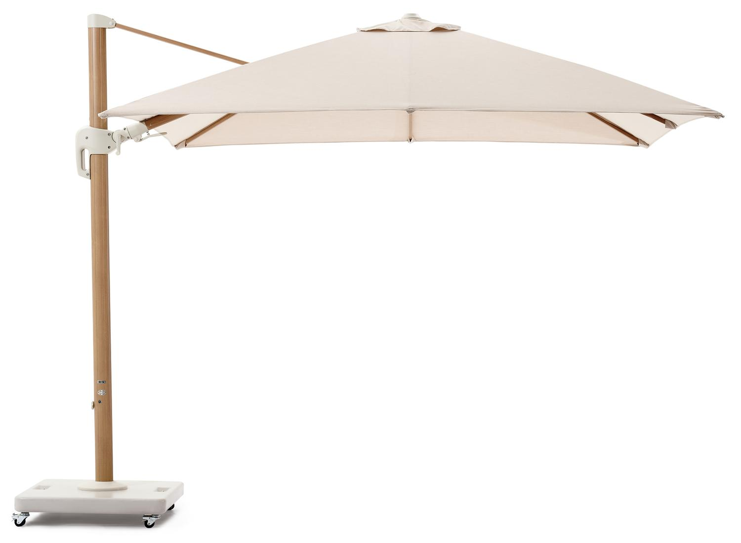 Rufina zweefparasol met tiltfunctie in aluminium houtlook en Sunbrella Premium beige - L1 300 x L2 300 cm met parasolvoet