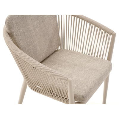 Orso stapelbare tuinstoel in beige aluminium en beige verticaal geweven ronde rope met kussen in All Weather Sunbrella® Luxe Chartres Pewter