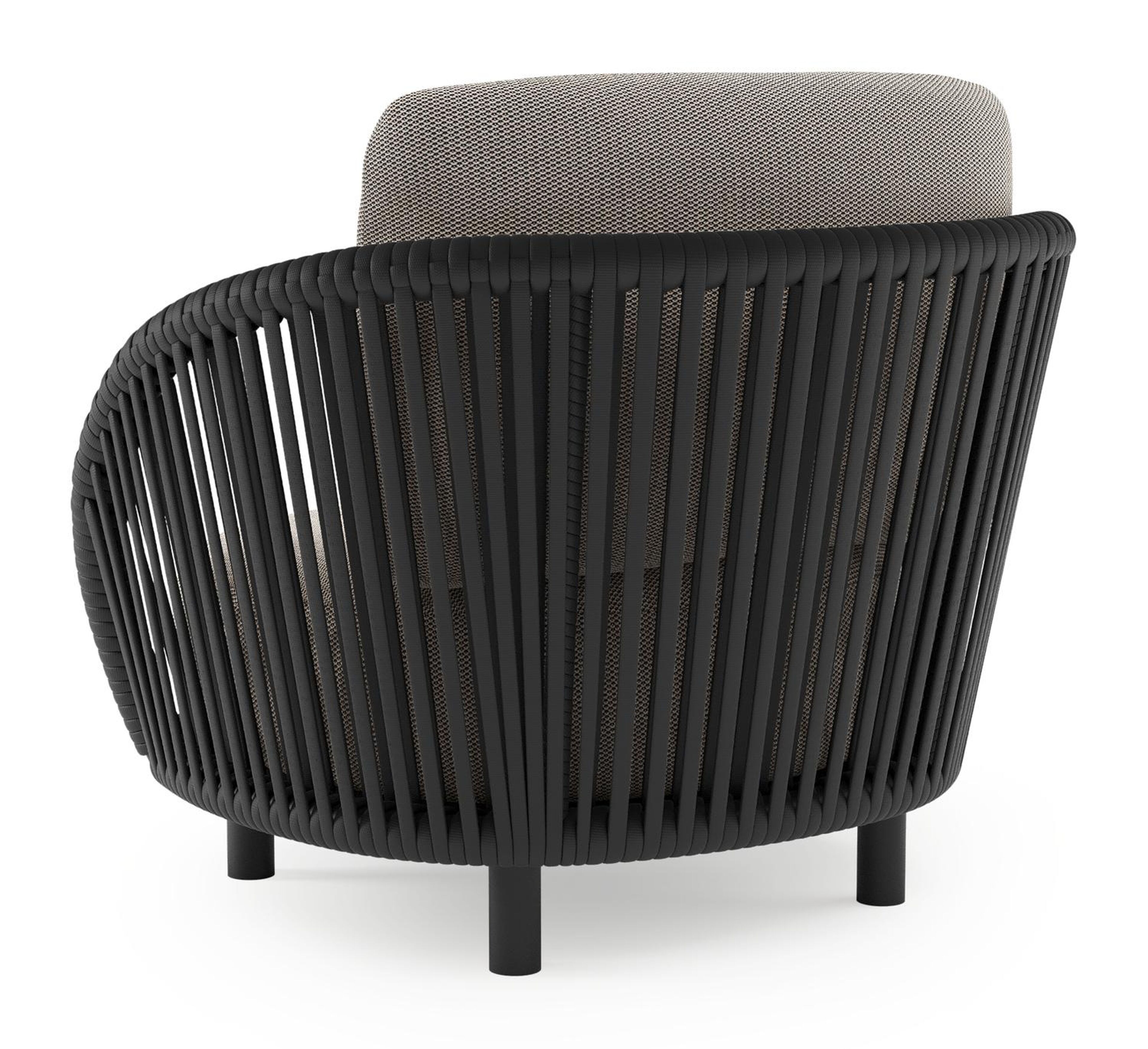 Lupino loungestoel in zwart aluminium en zwart verticaal geweven luxe vlakke brede rope met lopi pepper all weather sunbrella® luxe kussen