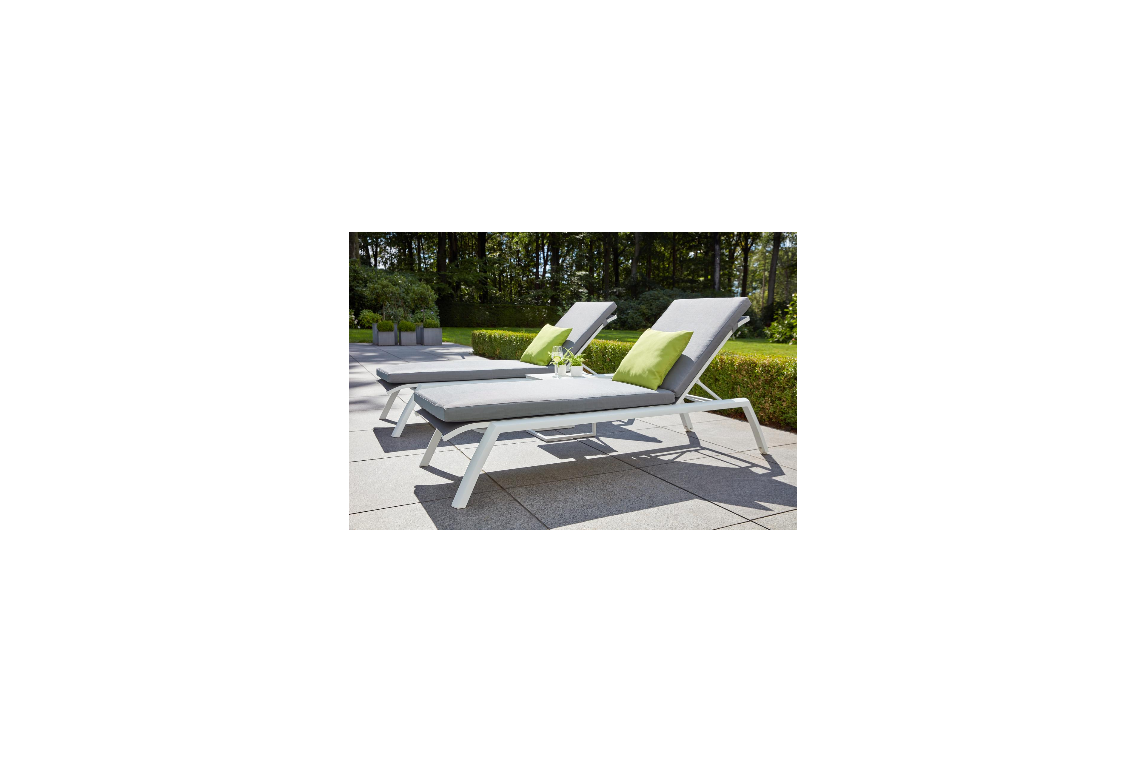 Bari verstelbaar ligbed in wit aluminium met grijs textileen