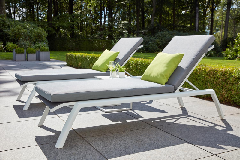 Bari verstelbaar ligbed in wit aluminium met grijs textilene