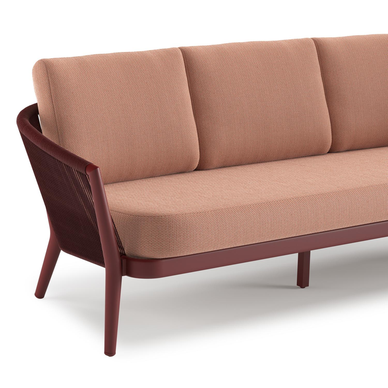 Orso loungebank in ruby aluminium en ruby verticaal geweven ronde rope met Lopi Fawn all weather sunbrella® luxe kussen