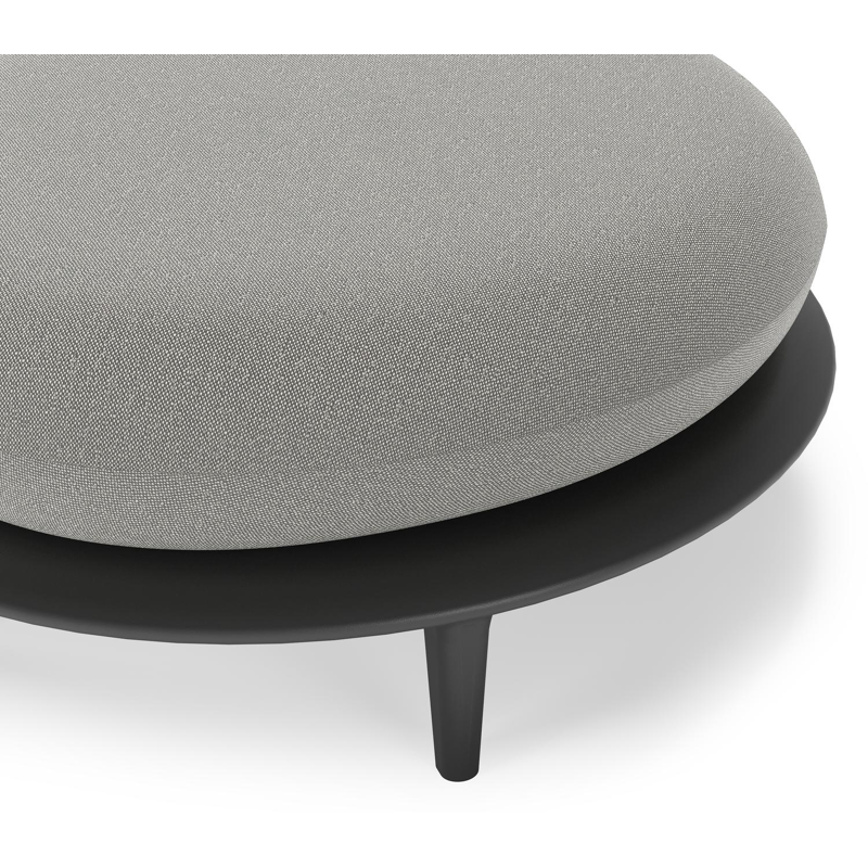 Pouf Bomero en aluminium noir et coussins en all weather sunbrella® luxe savane zinc