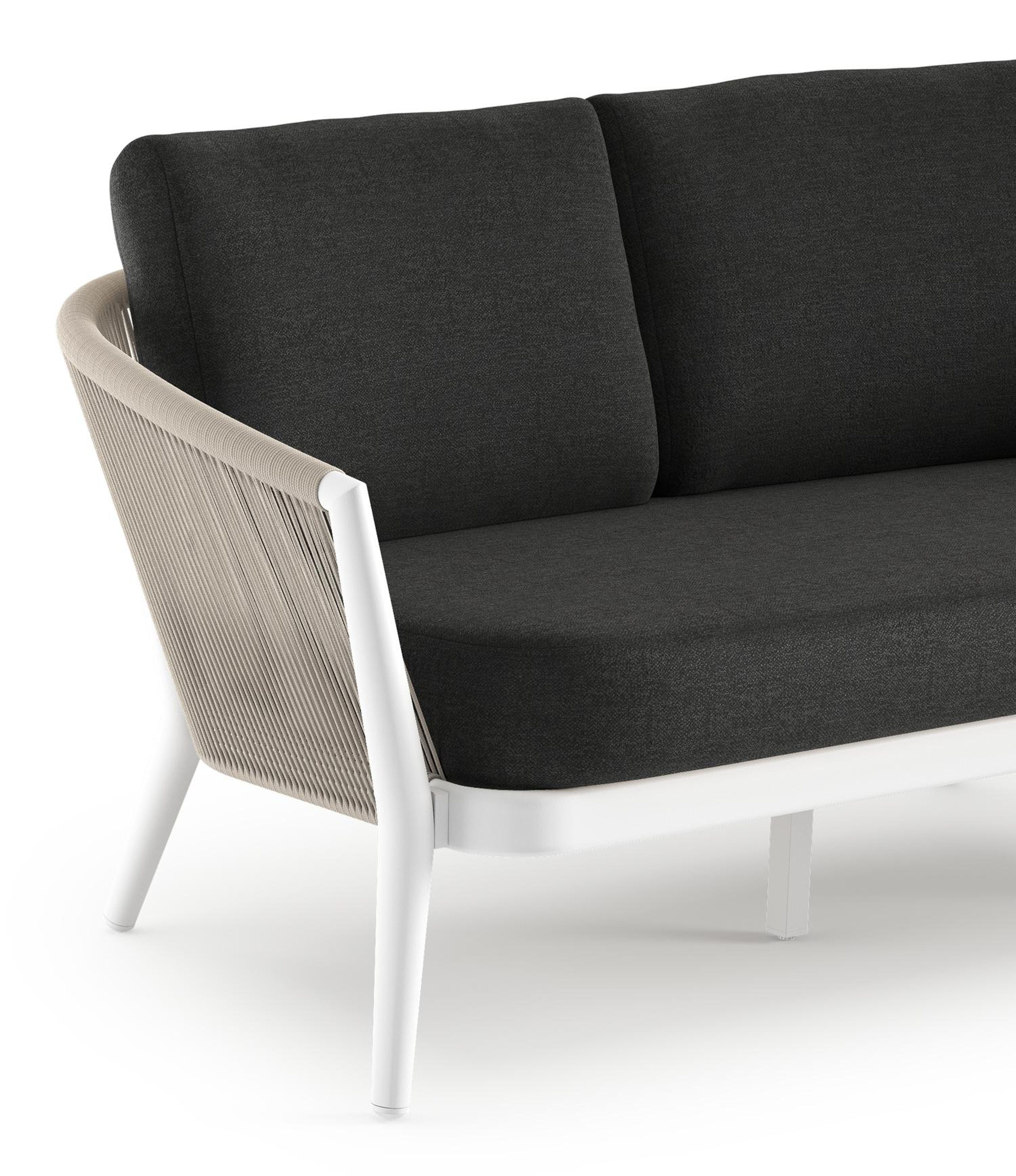 Orso loungebank in wit aluminium en beige verticaal geweven ronde rope met Chartres Sooty all weather sunbrella® luxe kussen