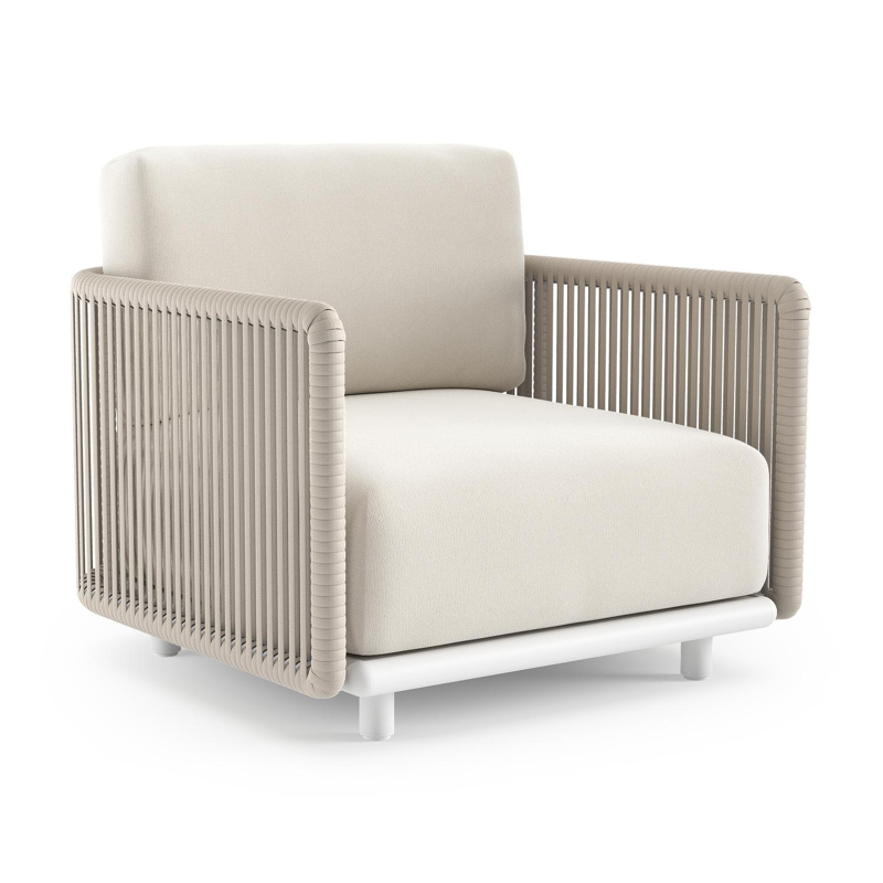 Organo loungestoel in wit aluminium en beige verticaal geweven luxe vlakke rope met savane white all weather Sunbrella® luxe kussen