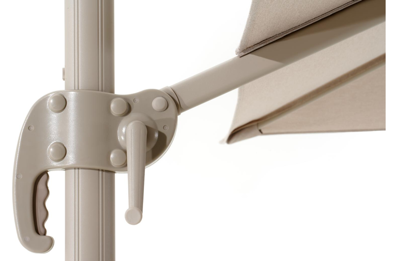 Calpe zweefparasol in beige aluminium en beige Weather+ Softtouch parasoldoek - L1 270 x L2 270 cm met Calpe parasolvoet 70 kg