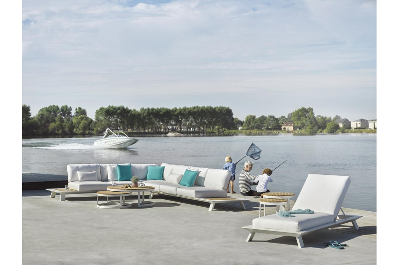 Enna loungetafels in wit aluminium en naturel teak - Tafel 1 Dia. 70 x H 30 cm Tafel 2 Dia.100 x H 37 cm