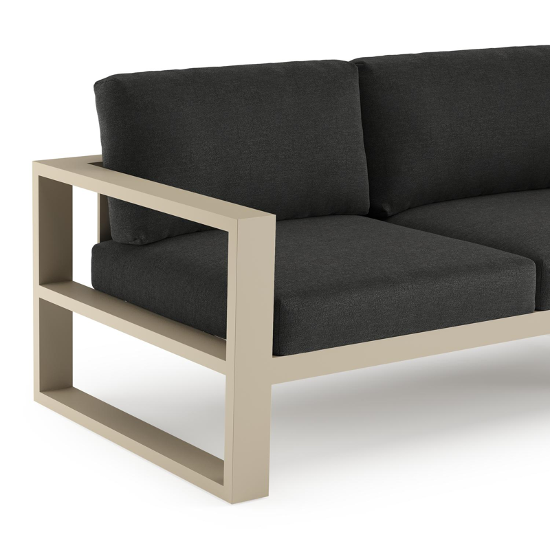 Verato loungehoek in beige aluminium met chartres sooty all weather sunbrella® luxe kussen