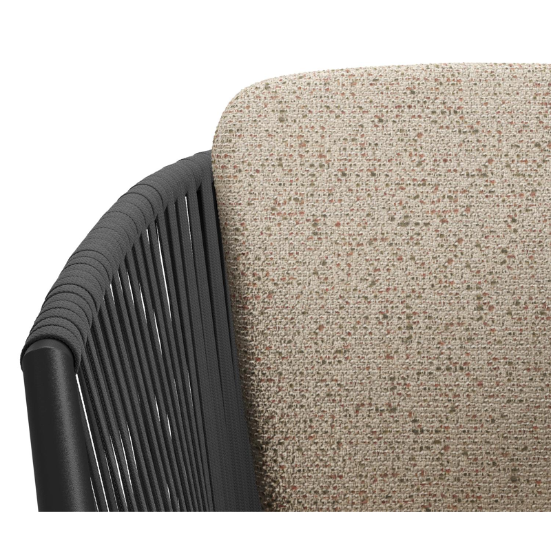 Orso tuinstoel in zwart aluminium en zwart verticaal geweven vlakke rope met zitkussen in All Weather Cosytica Bora Jungle