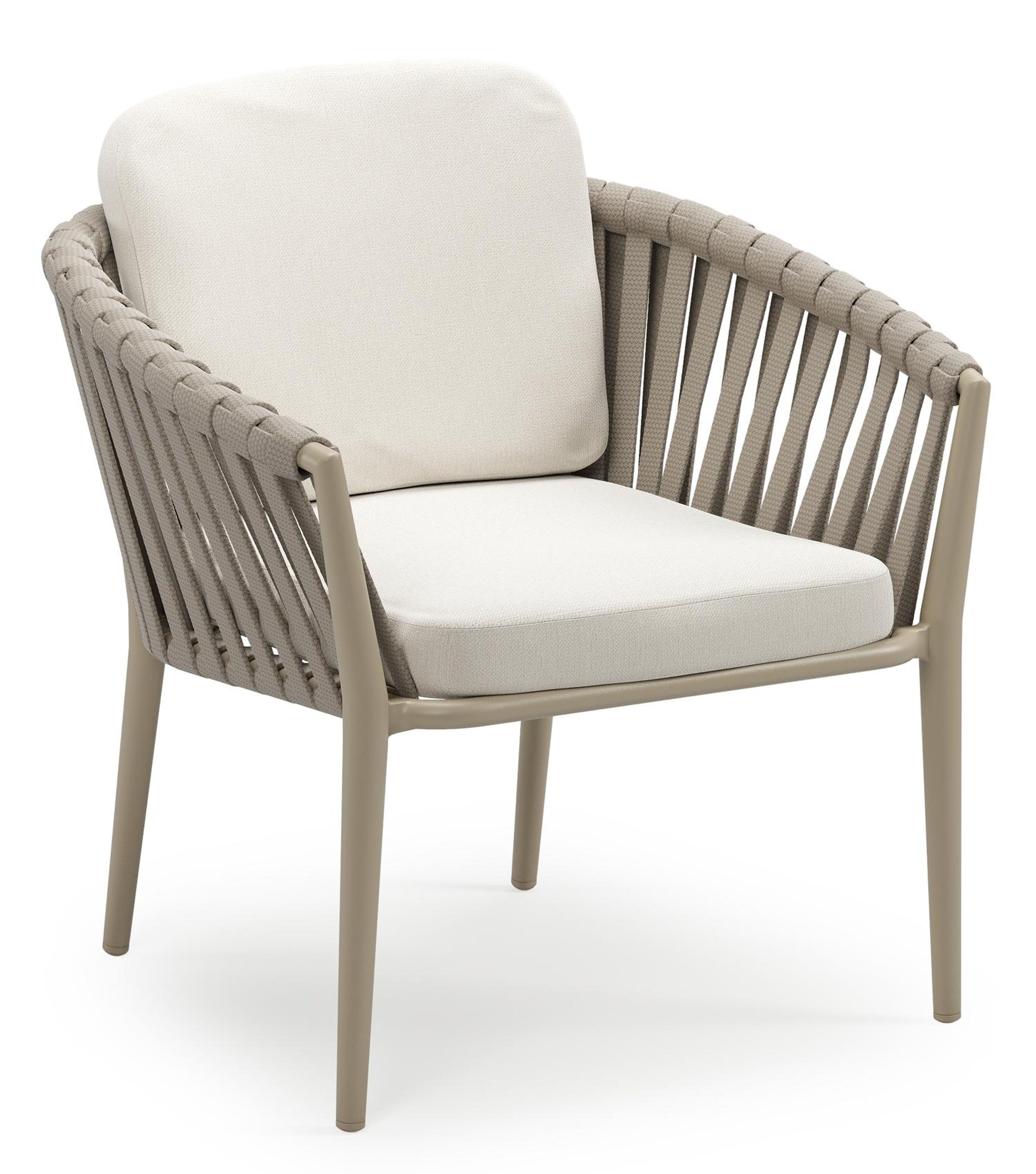 Orso low dining tuinstoel in beige aluminium en beige verticaal geweven luxe vlakke brede rope met stoelkussen in All Weather Sunbrella® Luxe Savane White