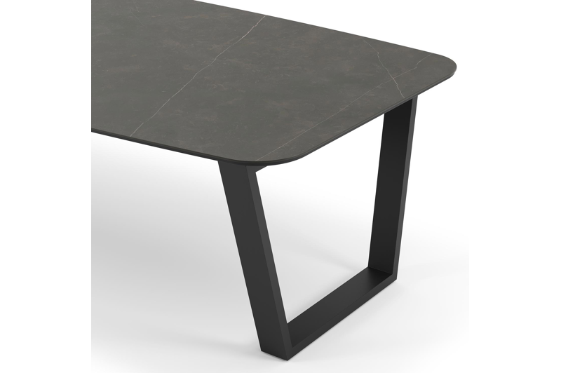 Pagino tuintafel in zwart aluminium en volkeramiek calatorao - L 255 x B 115 x H 74 cm
