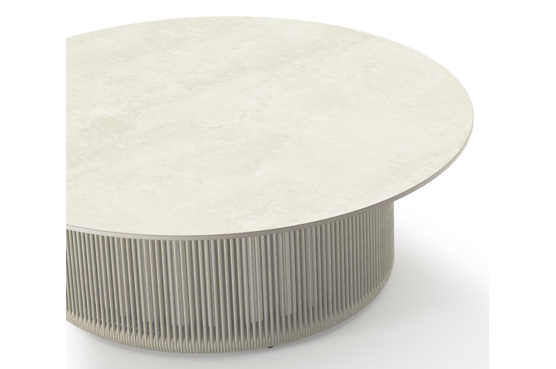 Erla loungetafel in beige aluminium en beige rope met sintered stone beige - Dia. 90 x H 30 cm