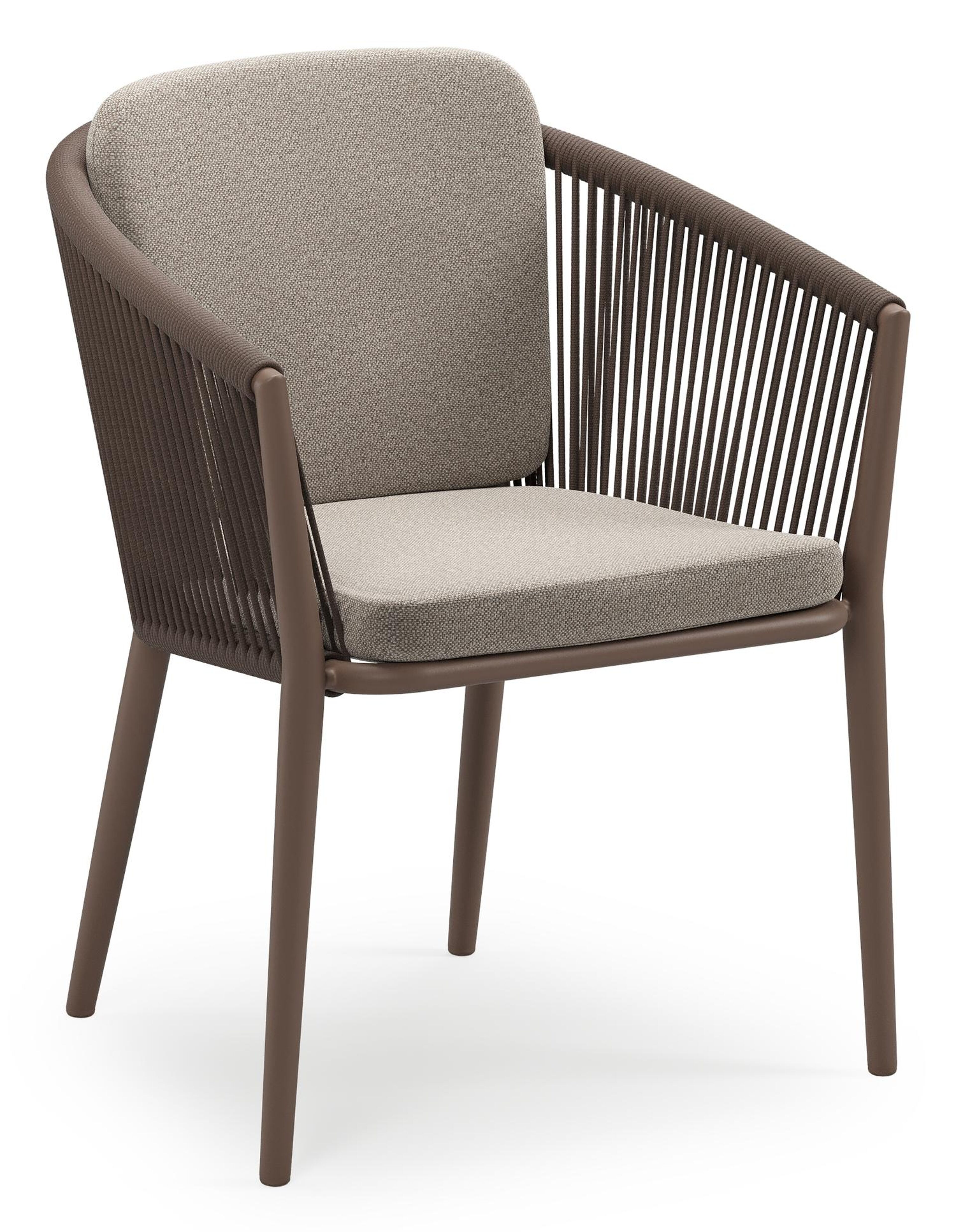 Orso stapelbare tuinstoel in taupe aluminium en taupe verticaal geweven ronde rope met stoelkussen in All Weather Sunbrella® Luxe Savane Coconut