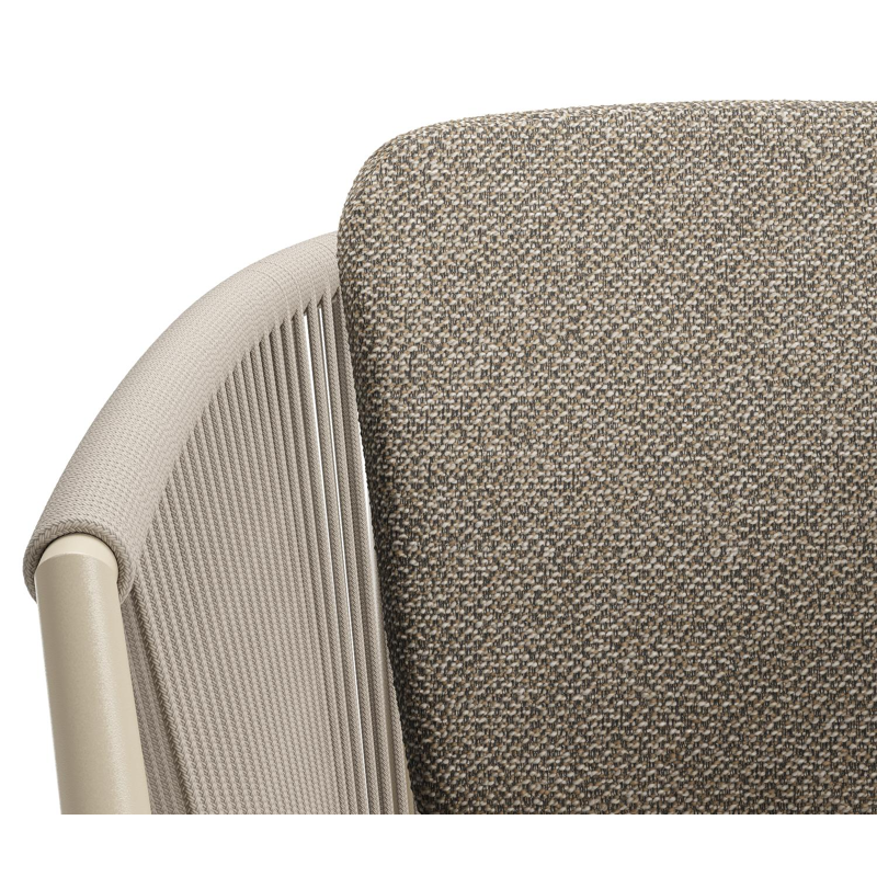 Orso tuinstoel in beige aluminium en beige verticaal geweven ronde rope met zitkussen in All Weather Cosytica Madagascar Burch