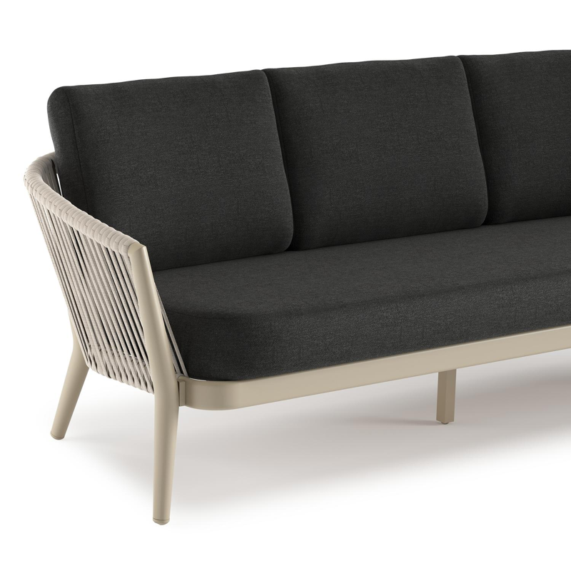 Orso loungeset in beige aluminium en beige verticaal geweven ronde rope met Chartres Sooty all weather sunbrella® luxe kussen