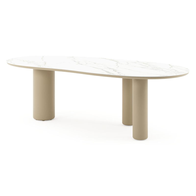 Table de jardin Amico organique en aluminium beige et céramique pleine Calacatta - Lg. 240 x Lrg. 110 x Haut. 74 cm