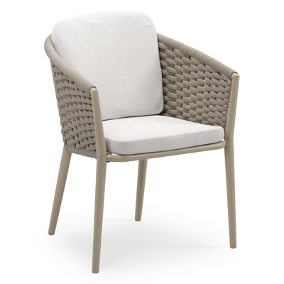 Orso stapelbare tuinstoel in beige aluminium en beige horizontaal geweven ronde rope met stoelkussen in All Weather Solica Soul Optik