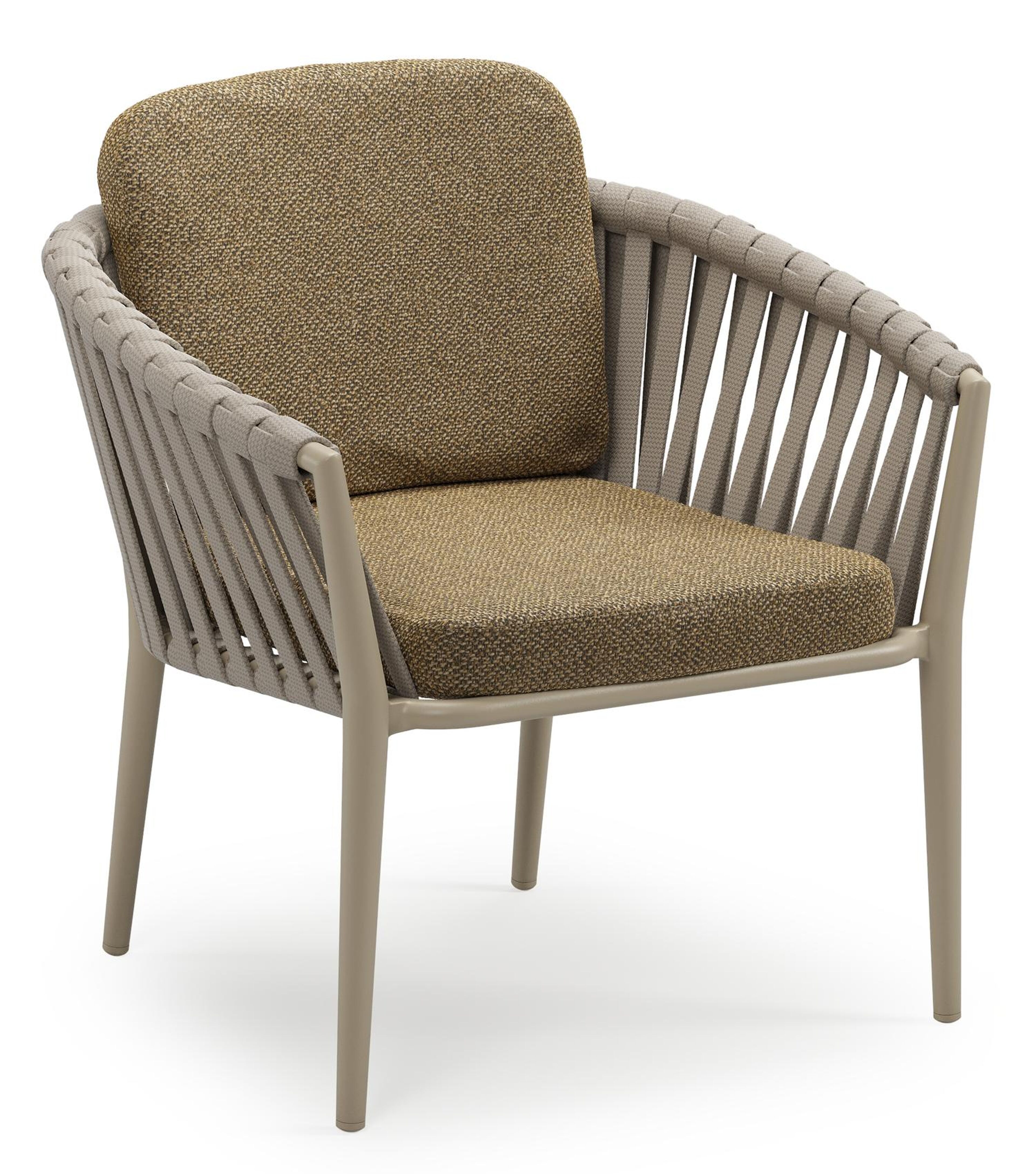 Orso low dining tuinstoel in beige aluminium en beige verticaal geweven luxe vlakke brede rope met stoelkussen in All Weather Cosytica Madagascar Walnut