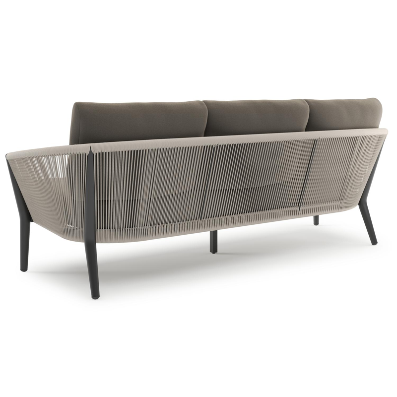 Canapé de jardin Orso en aluminium noir en corde ronde tissée verticalement beige et coussins en all weather sunbrella® luxe Natte Carbon Beige