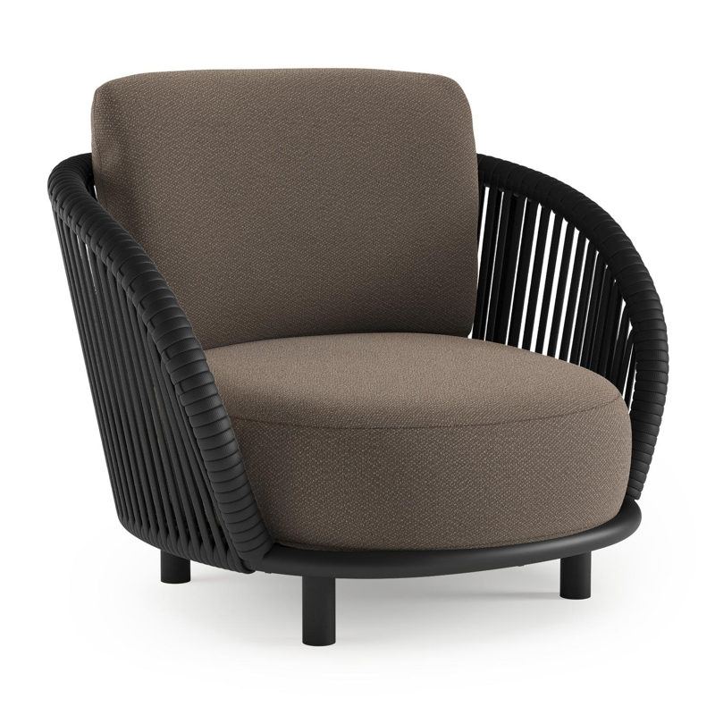 Lupino loungestoel in zwart aluminium en zwart verticaal geweven luxe vlakke brede rope met lopi coconut all weather sunbrella® luxe kussen