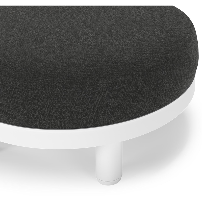 Donato lounge poef in wit aluminium met All Weather Sunbrella® Luxe Chartres Sooty kussen