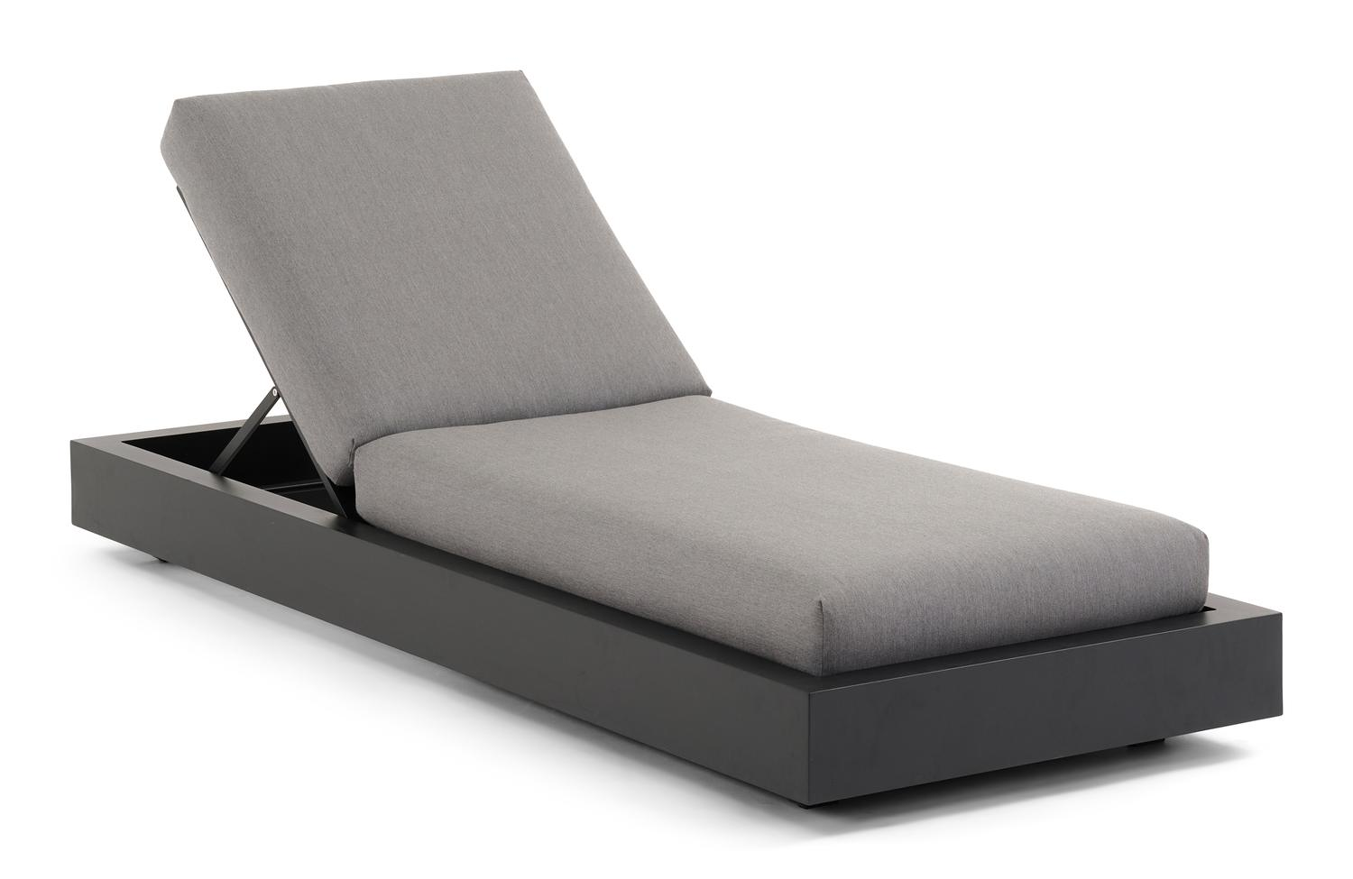Como verstelbaar ligbed in zwart aluminium met natte charcoal chine all weather sunbrella® luxe kussen
