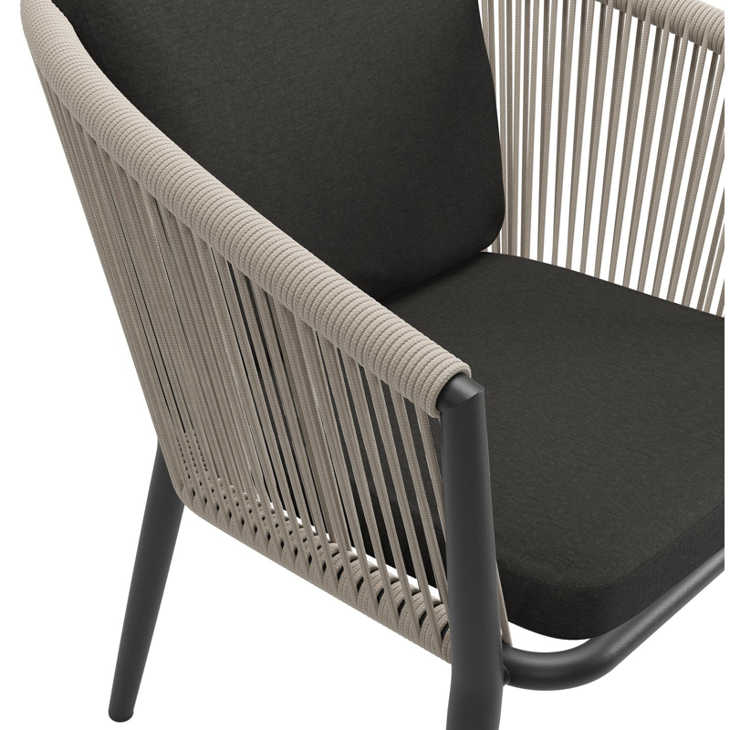 Orso tuinstoel in zwart aluminium en beige verticaal geweven ronde rope met luxe zitkussen in All Weather Sunbrella® Luxe Heritage Char