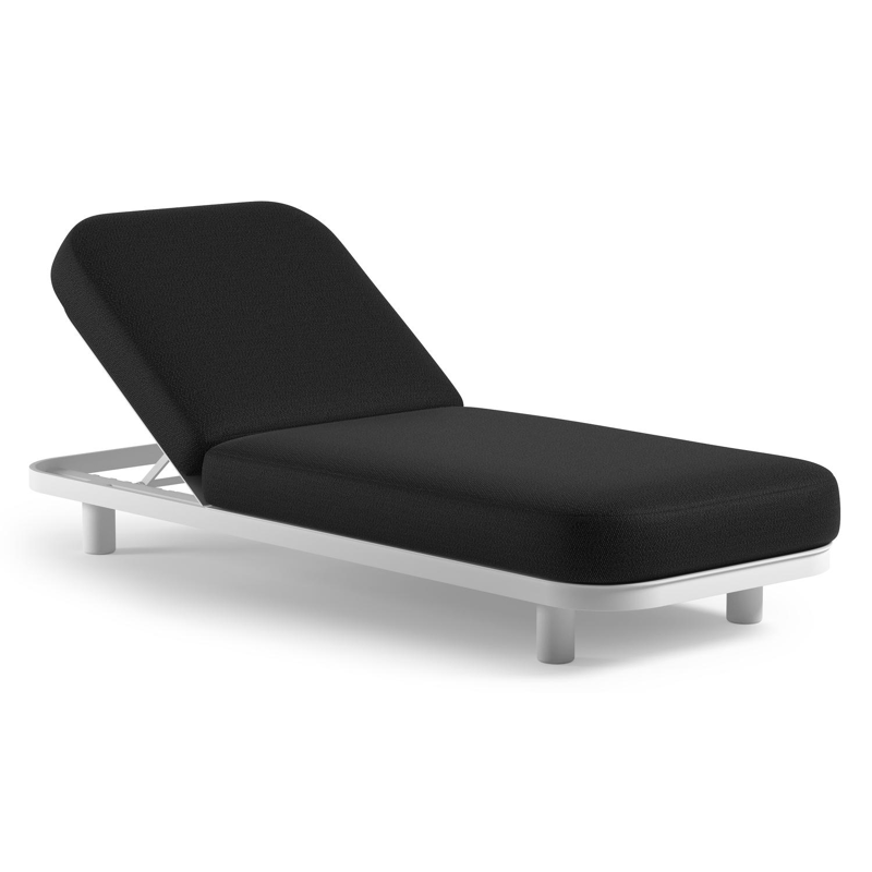 Donato verstelbaar ligbed in wit aluminium met lopi baribal all weather Sunbrella® luxe kussen