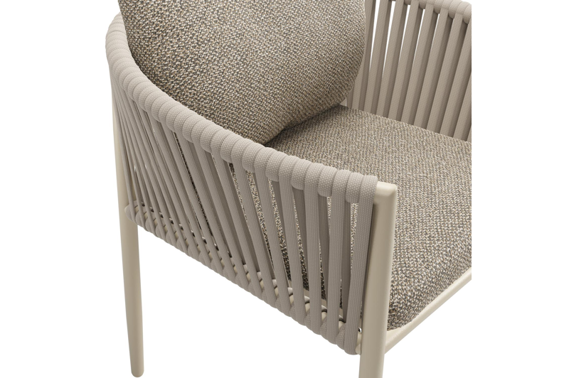 Organo tuinstoel in beige aluminium en beige verticaal geweven luxe vlakke rope met zitkussen in All Weather Cosytica Madagascar Burch