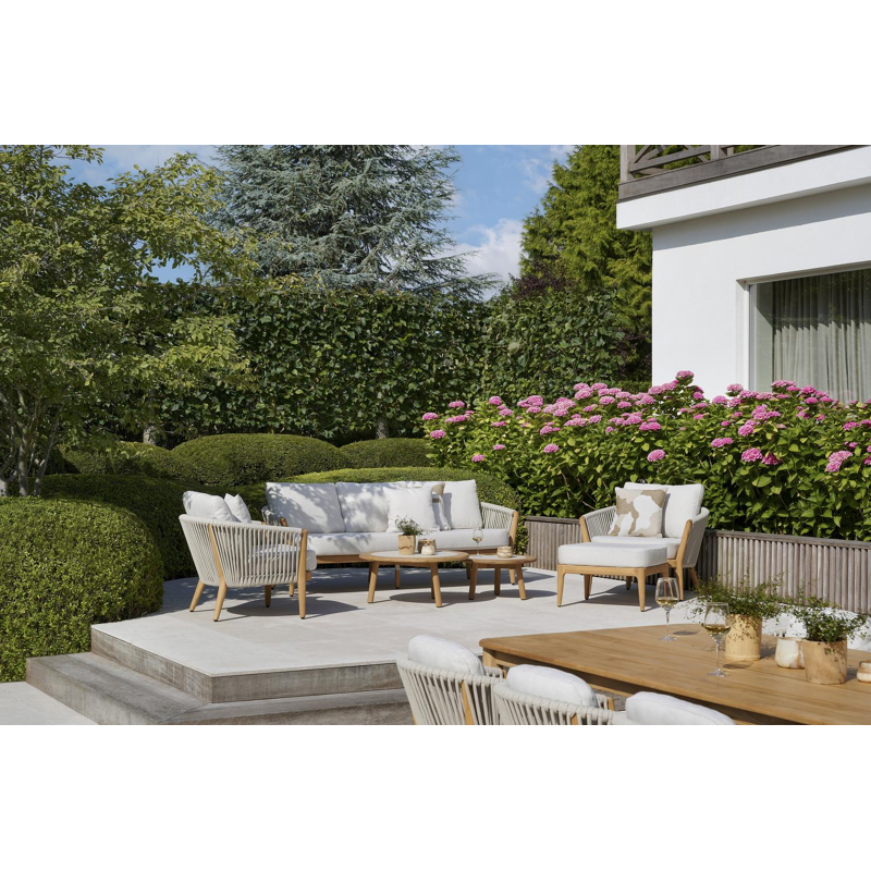 Orso loungebank in teak en beige verticaal geweven luxe vlakke rope met Chartres Sooty all weather sunbrella® luxe kussen