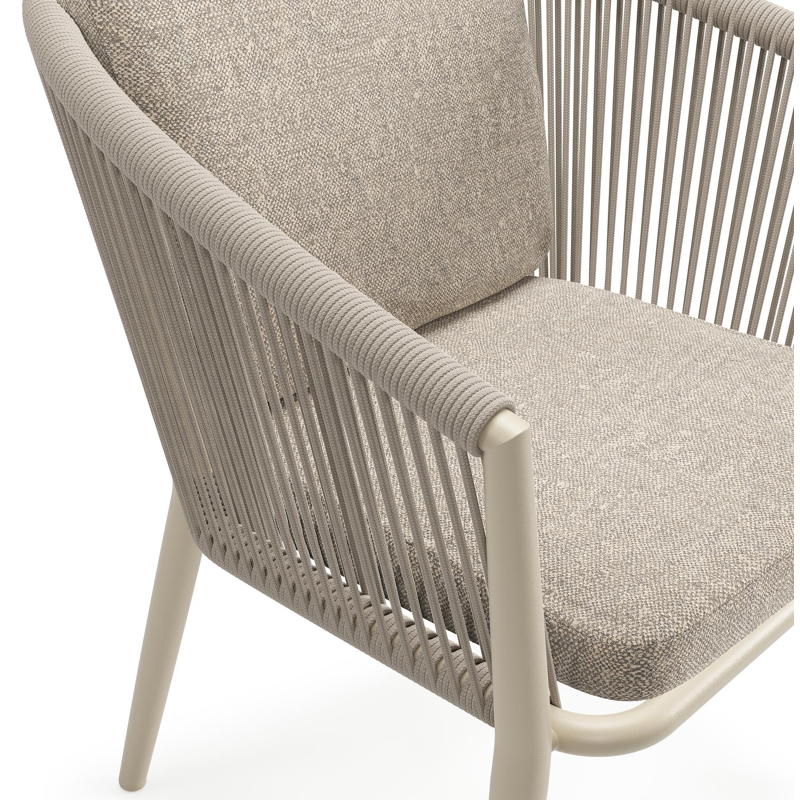 Orso tuinstoel in beige aluminium en beige verticaal geweven ronde rope met luxe zitkussen in All Weather Sunbrella® Luxe Chartres Pewter
