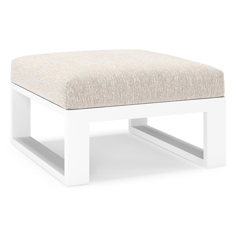 Verato poef in wit aluminium met tundra sand all weather sunbrella® luxe kussen
