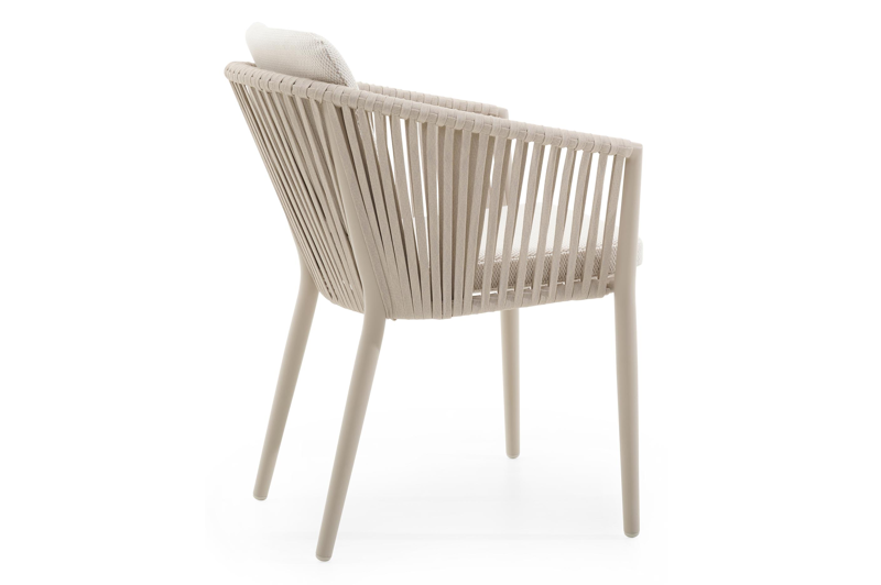 Orso tuinstoel in beige aluminium en beige verticaal geweven vlakke rope met Lopi Marble All Weather Sunbrella® Luxe kussen