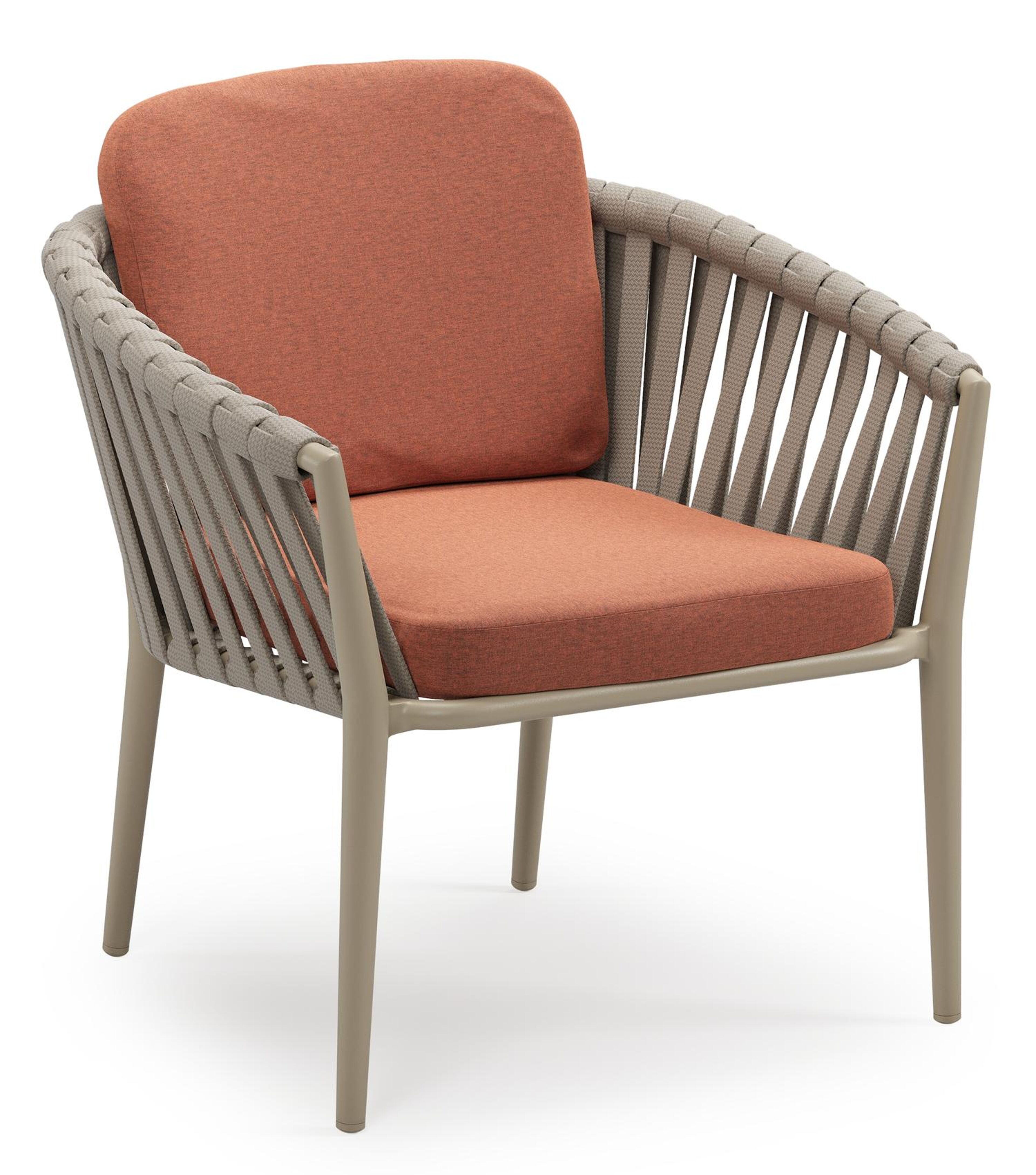Orso low dining tuinstoel in beige aluminium en beige verticaal geweven luxe vlakke brede rope met stoelkussen in All Weather Sunbrella® Luxe Heritage Rust