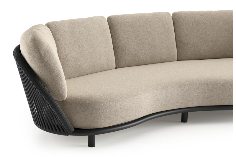 Lupino loungebank in zwart aluminium en zwart verticaal geweven luxe vlakke brede rope met marbella beige all weather cosytica kussen