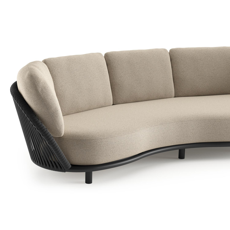 Lupino loungebank in zwart aluminium en zwart verticaal geweven luxe vlakke brede rope met marbella beige all weather cosytica kussen